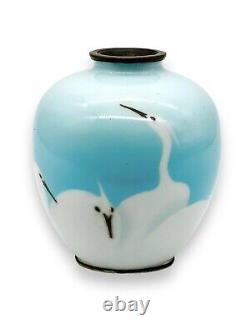 A Fine Japanese Cloisonne enamel musen-jippo Vase attr Gonda Hirosuke