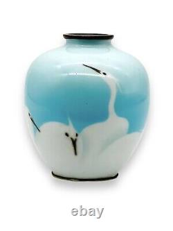 A Fine Japanese Cloisonne enamel musen-jippo Vase attr Gonda Hirosuke