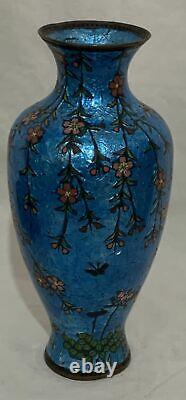 Beautiful Antique Japanese Cloisonné Shippo Glass Enamel Blue Vase and flowers