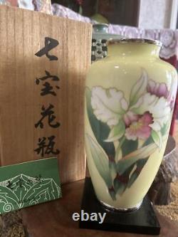 Cloisonne Vase Flower pattern 8 inch tall Japanese Pot