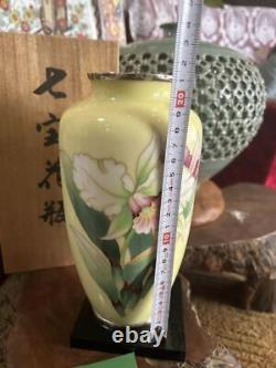 Cloisonne Vase Flower pattern 8 inch tall Japanese Pot