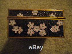 Fine Japanese Cloisonne Box with Bird and Flowers, Early to Mid 20th Century