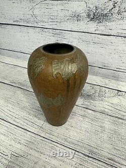 Heishi-shaped flower vase, irises, lacquer on bronze imitating cloisonne