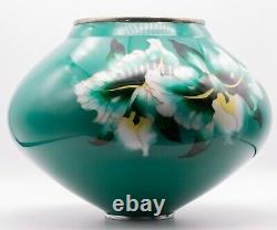 Japan 1950, Showa Period Ando Cloisonne Enamel Green Vase Exceptional Piece