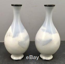 Japanese Meiji Pair of Wireless Cloisonne Vases attributed to Namikawa Sosuke
