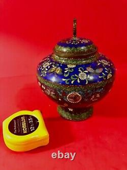 Large Japanese Meiji Period Cloisonne Jar With Lidde