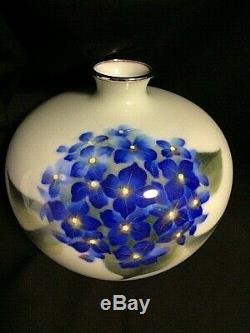 Marked Ando Cloisonne vase with hydrangea, very beautitul
