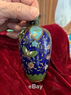 Vintage Japanese Cloisonne Butterfly Vase, Foil background. 4